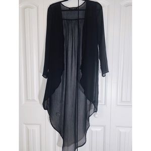 Akira (Black Label) ✨Sheer High to Low Top.